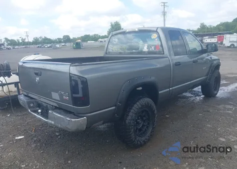 2005 Dodge Ram 1500 St/Slt из США, поврежденный, VIN 1D7HU18N45S302633